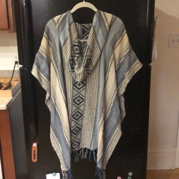 LIGHTWEIGHT PONCHO - Picture 2 of 3